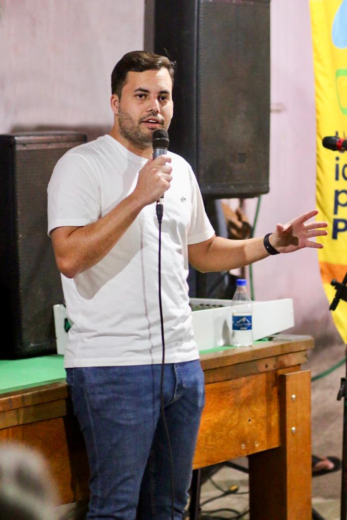 Kauê Oliveira realiza reunião e movimenta o tabuleiro eleitoral em Piúma -  Portal 27